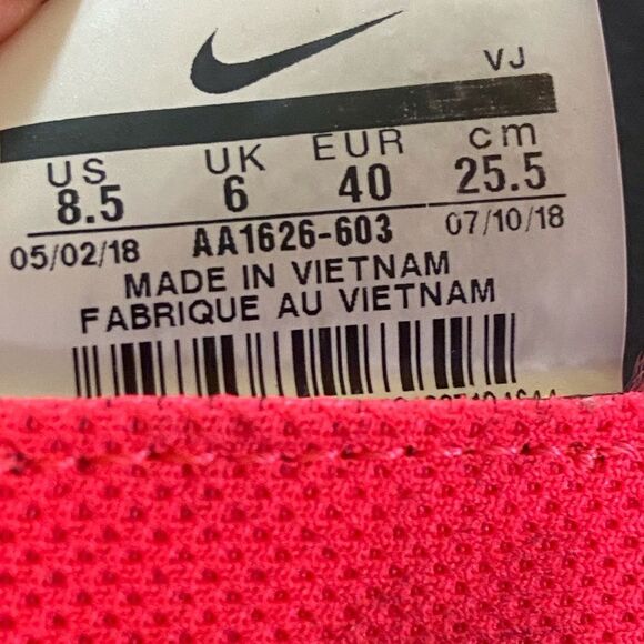 Nike AA1626-603 Women Legend React Sneakers in Bright Pink Accent Running Sz 8.5 - Picture 11 of 13